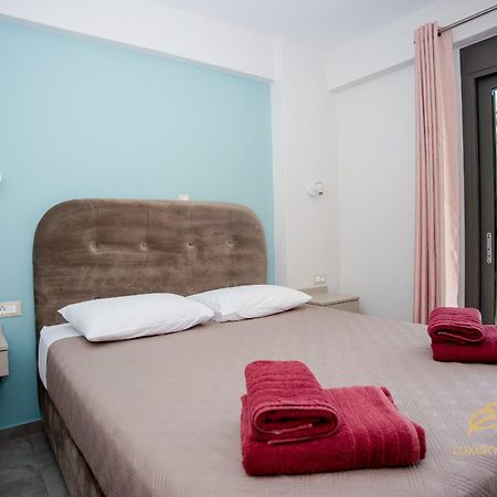 Emily'S Luxury Apartments Аргостолион Экстерьер фото