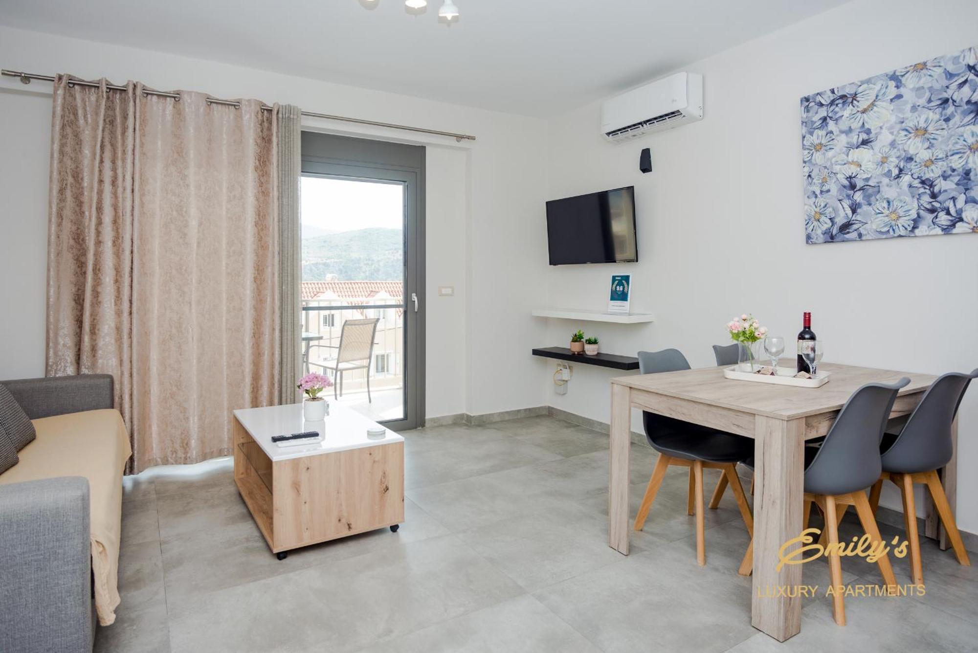 Emily'S Luxury Apartments Аргостолион Экстерьер фото